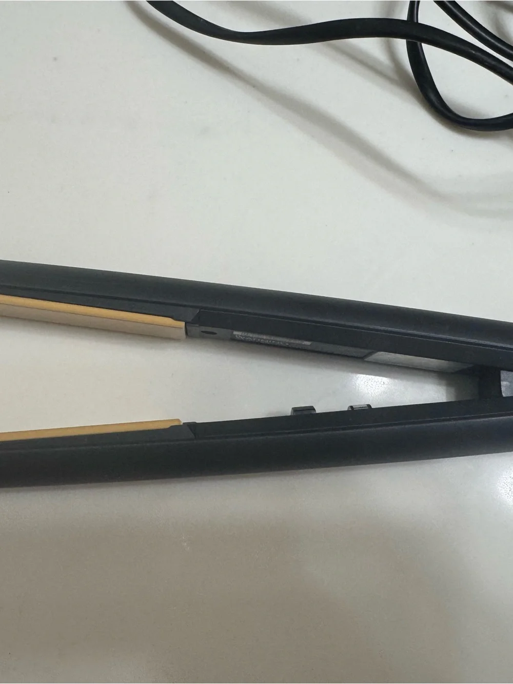 ghd Classic Styler Hair Straightener in Black with Gold Plates